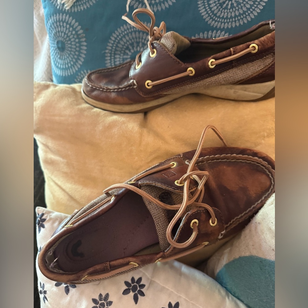 Sperry’s (women’s)
